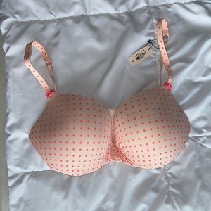 No longer fits. Brand new never worn with tags still on it.